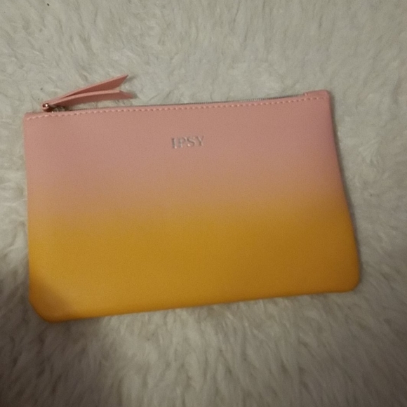 Cute design bags!! - Picture 2 of 8